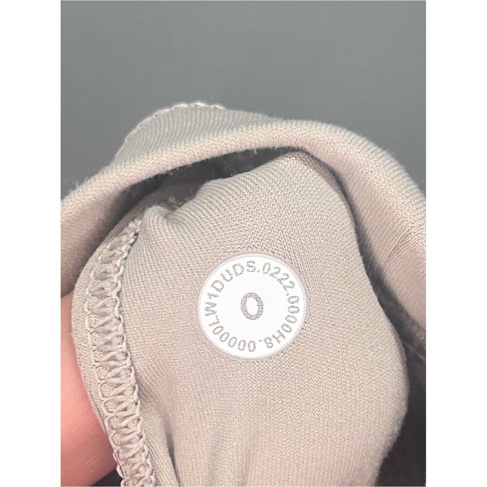 Lululemon Align V-Neck Longline White Nulu Yoga Tank Built-In Bra Size 0 - Picture 6 of 6